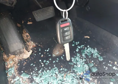 2014 Honda Civic Lx z USA, uszkodzony, nr VIN 19XFB2F56EE014079